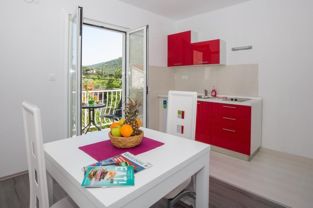 APARTMENTS VILLA ROZA 8/67