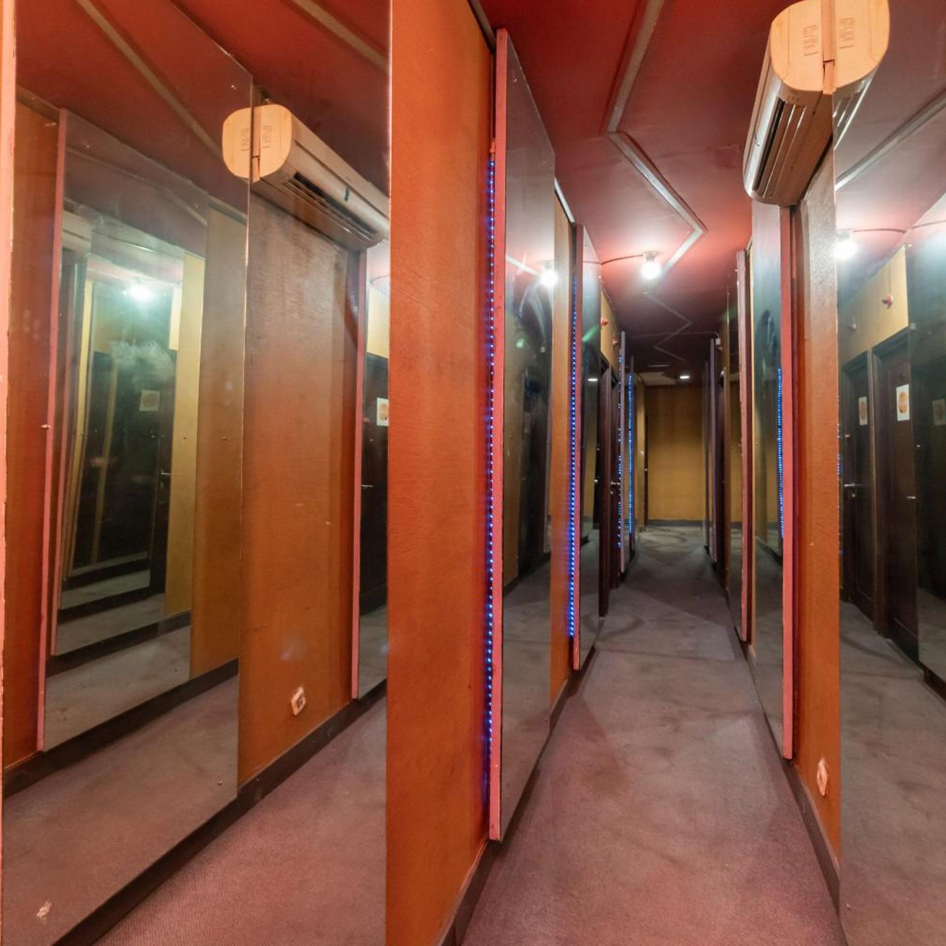 OYO 180 Hotel Mirah (Mirah Hotel) 31/55