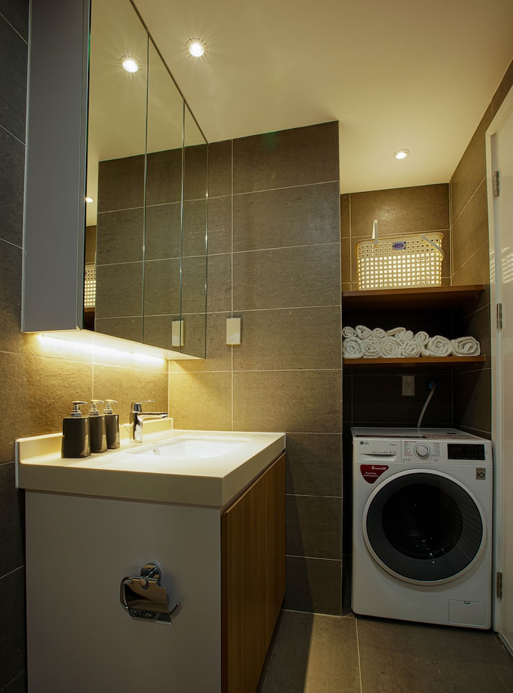 Republic Plaza Apartment 37/38
