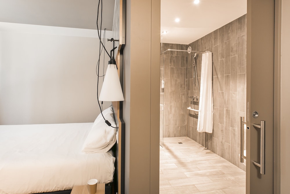 Ibis Avignon Sud 17/72