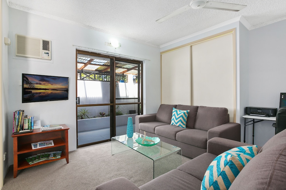 CAIRNS CITY PALMS 39/59