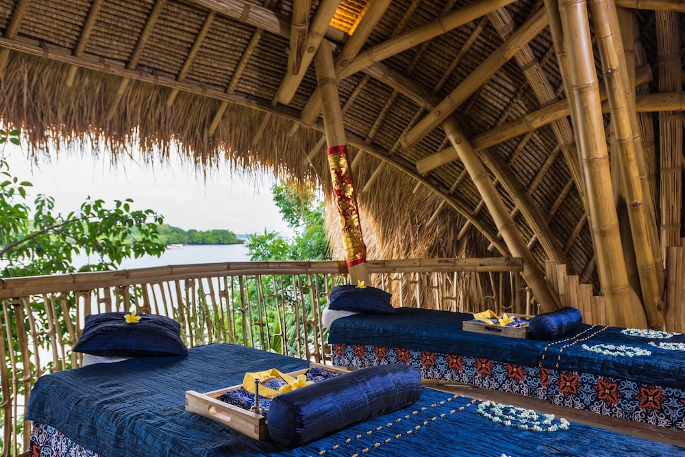 Menjangan Dynasty Resort 39/73