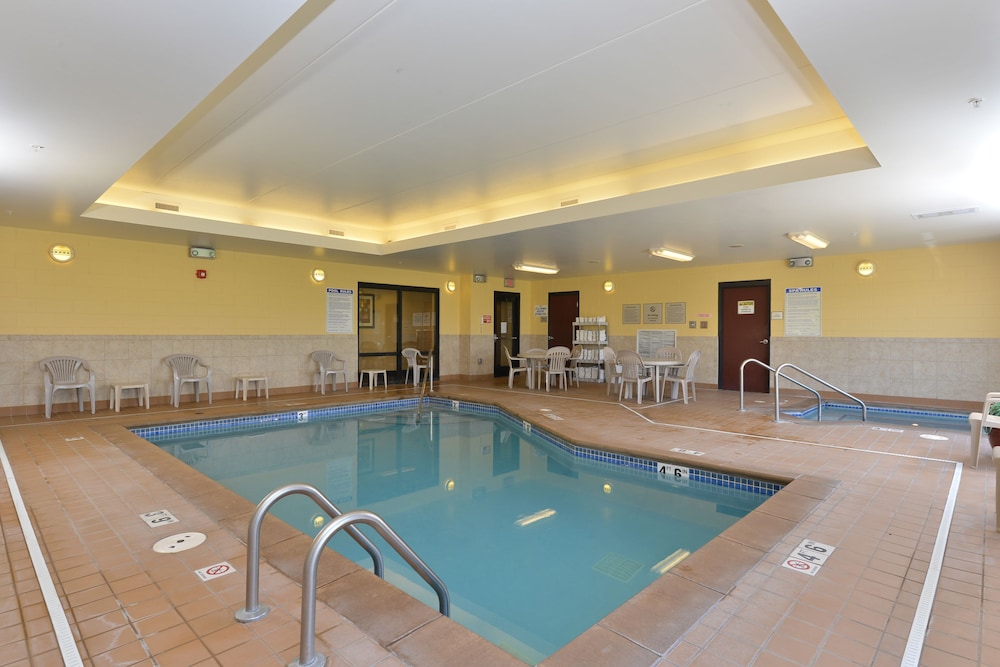 Holiday Inn Express Rochester South Mayo Area 23/43