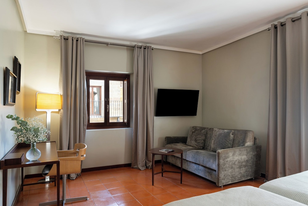 Parador De Caceres 43/63