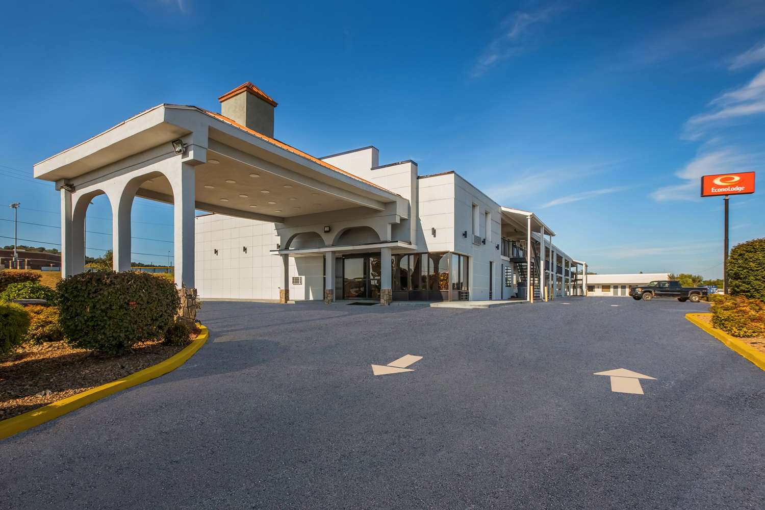 Econo Lodge White Pine Morristown I-81 & I-40 Split 35/37