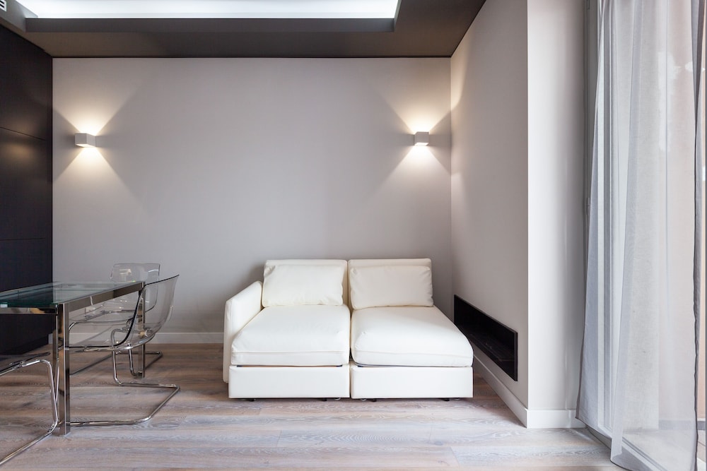 easyhomes - City Centre Suites 12/50