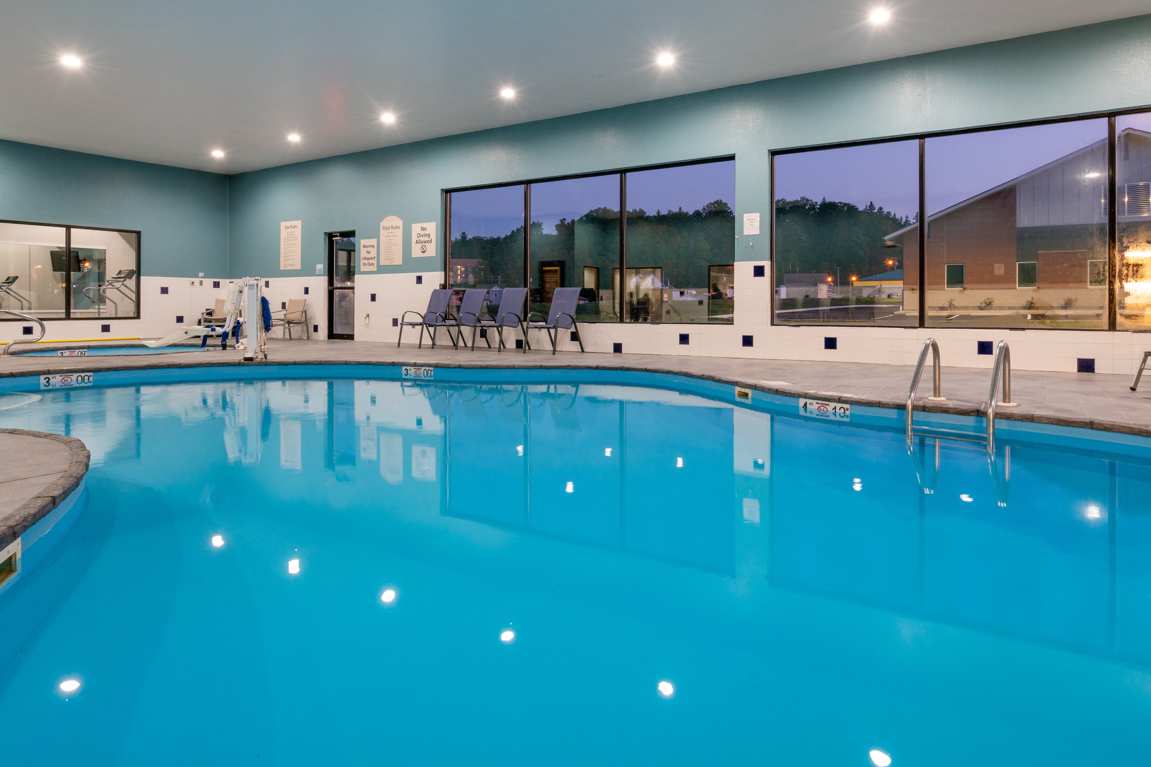 Holiday Inn Express Hotel Suites Elkins 30/60