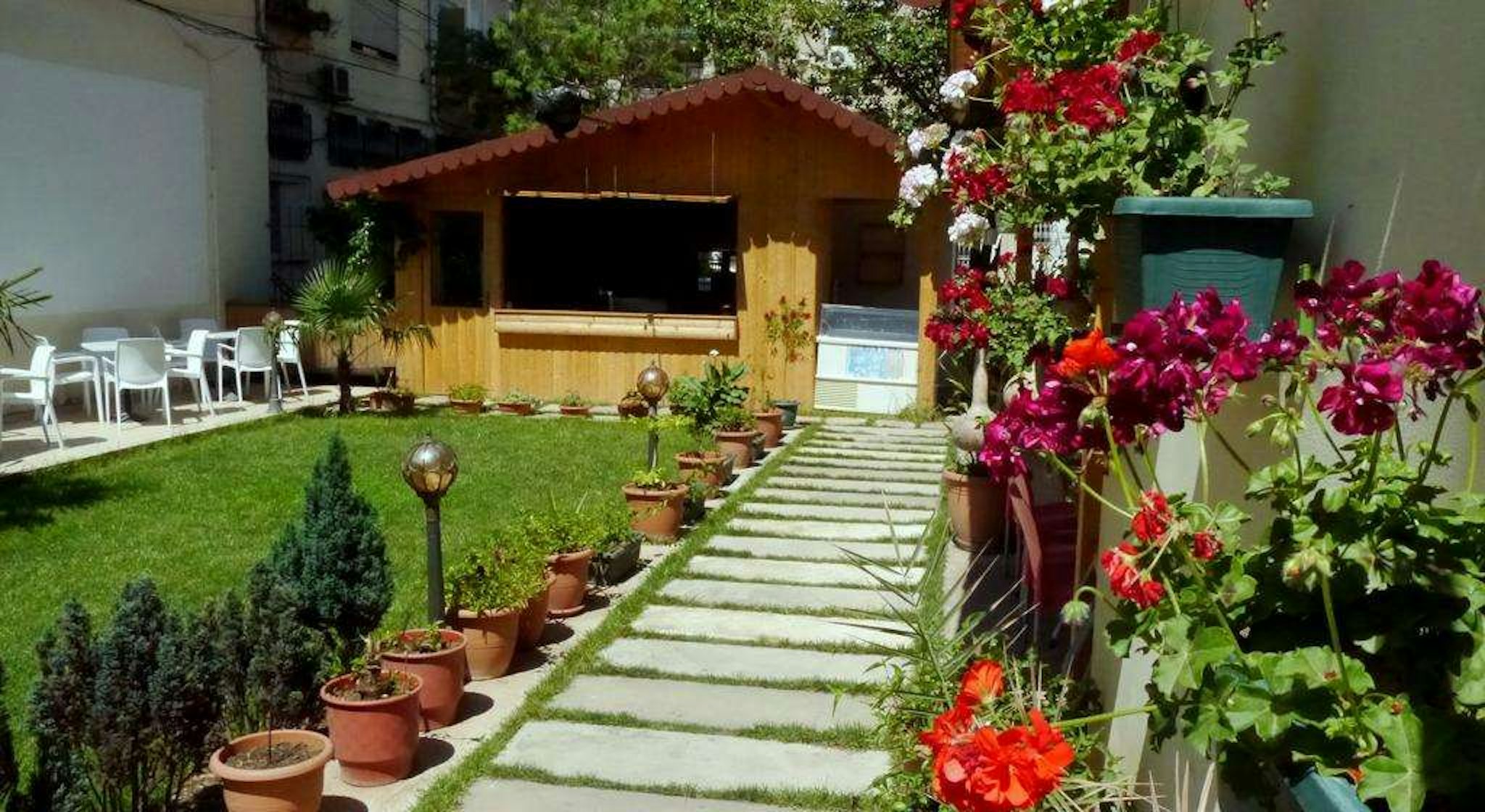 Kruja Hotel 63/65
