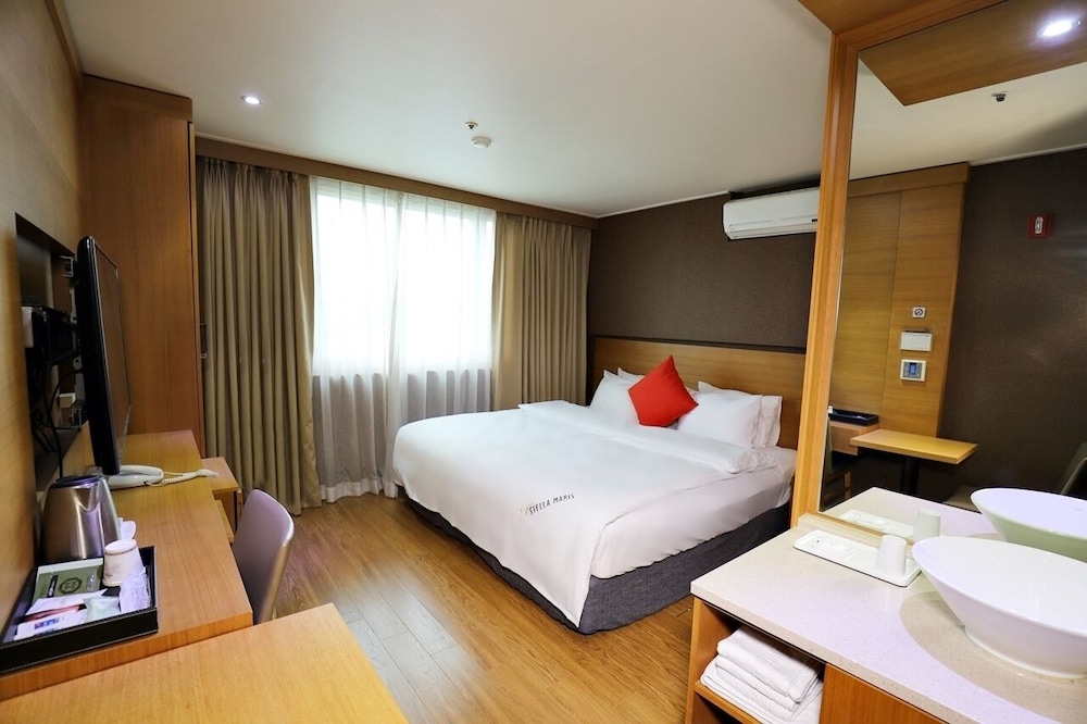 Stella Maris Hotel 18/38