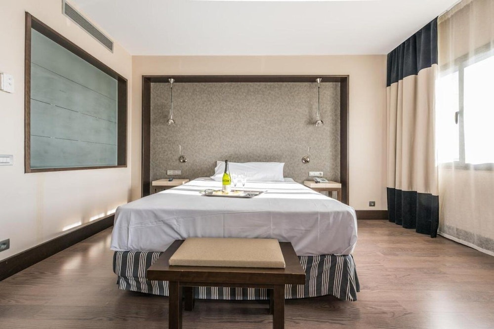 Mercader Hotel 17/50