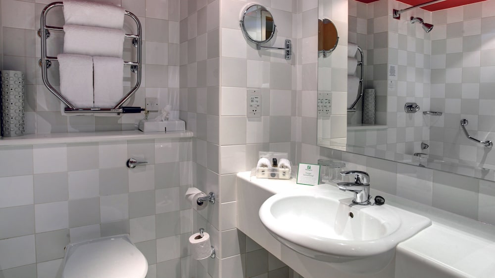 Holiday Inn Aylesbury 10/60
