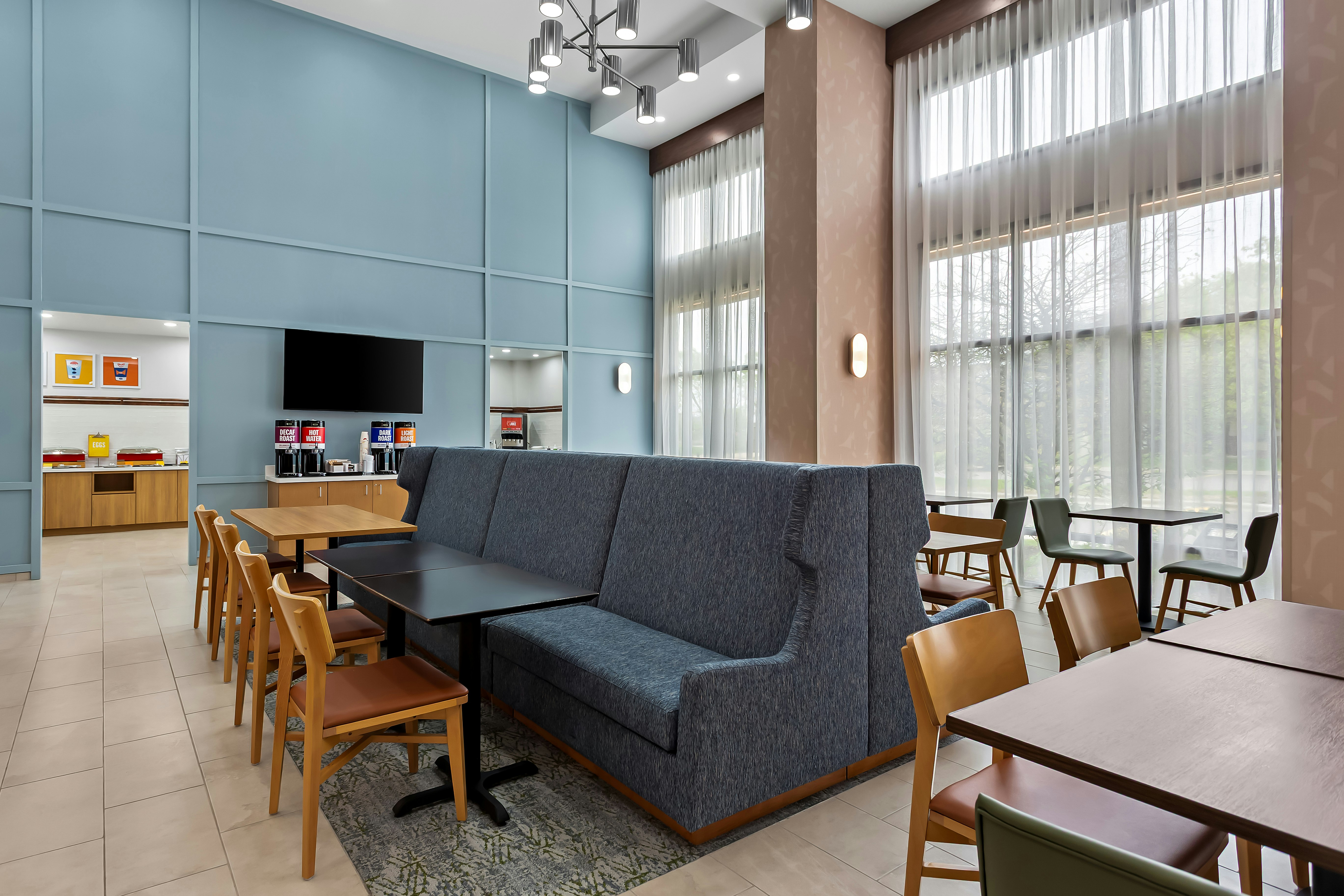 Hampton Inn Suites Bolingbrook 28/48