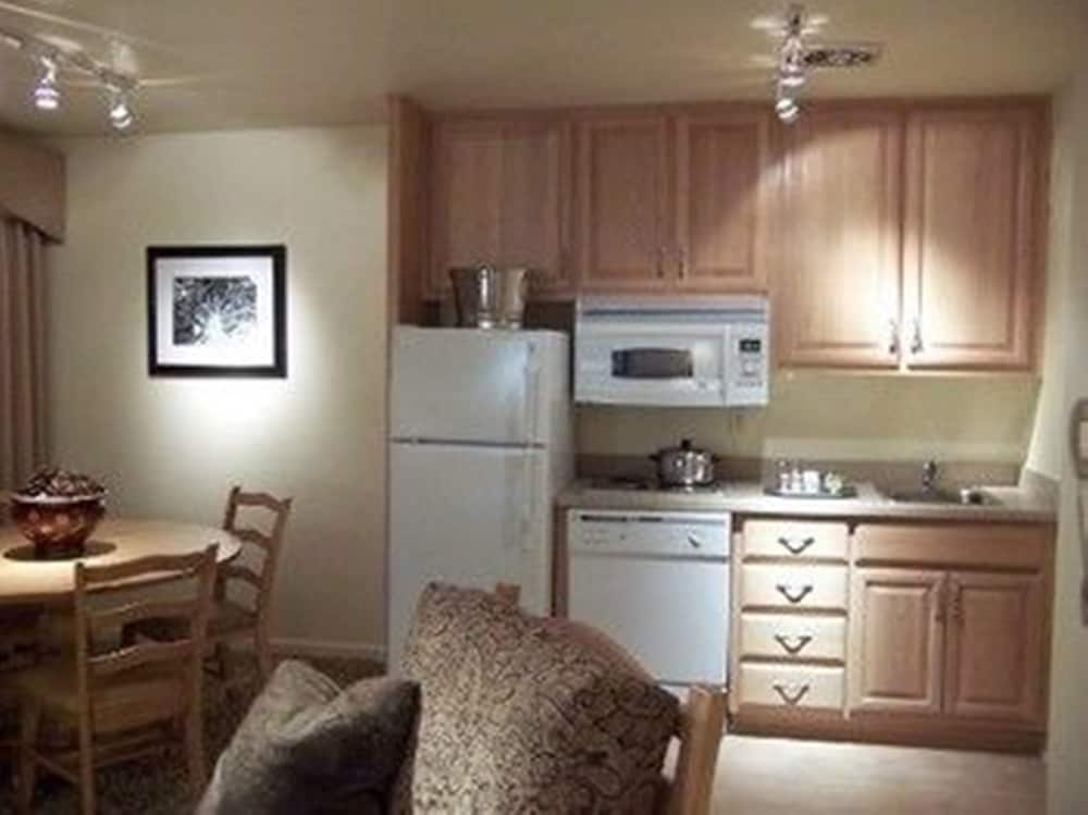 Getaways At the Lodge At Kingsbury Crossing 30/47
