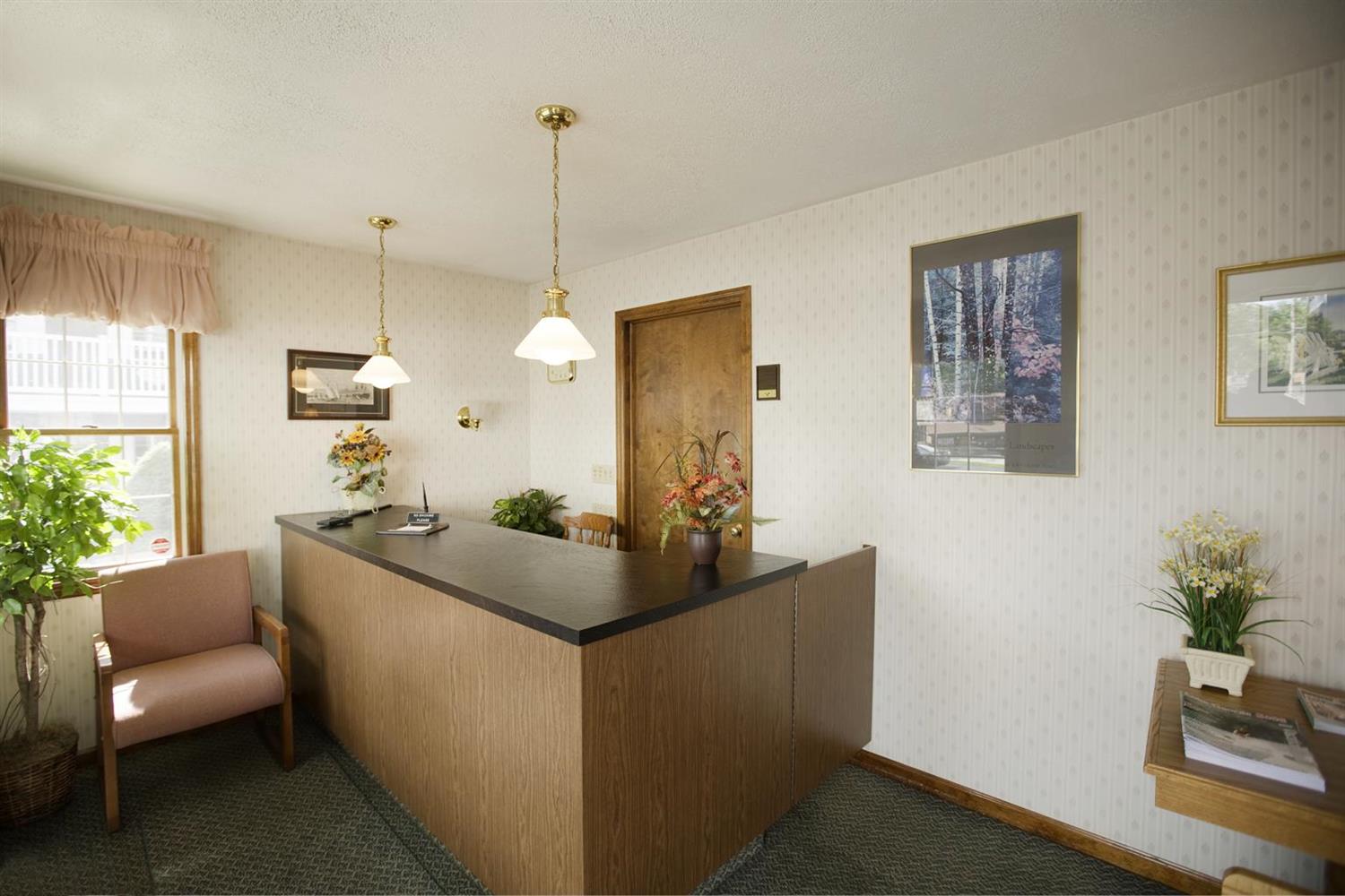 Adirondack Retreat Inn and Suites 7/36