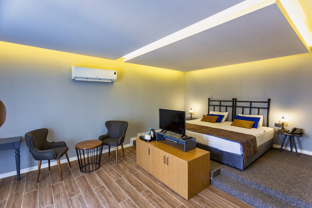 Azuu Boutique Hotel 56/76