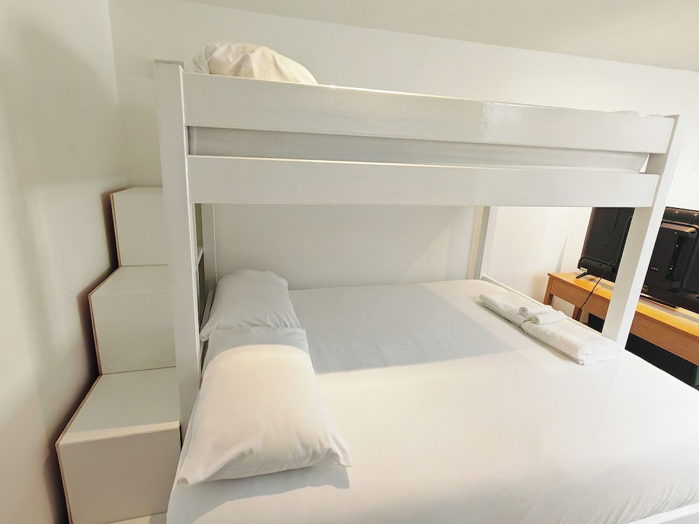 Reef Island Lodge 23/50