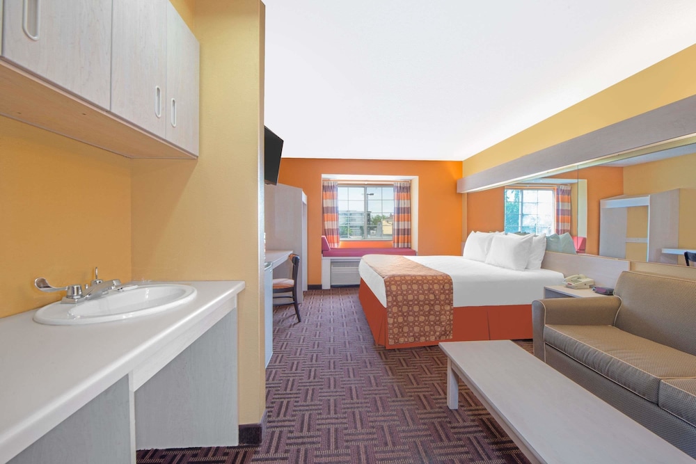 Microtel Inn & Suites By Wyndham Amarillo 10/19
