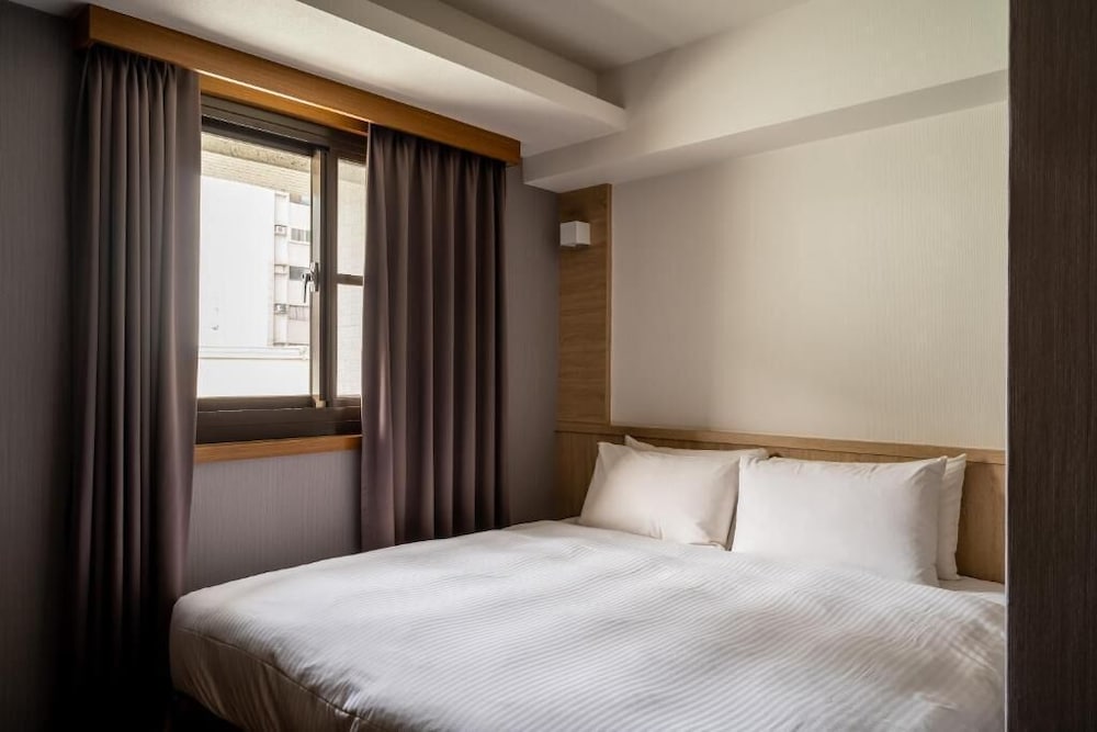 BUSINESS, DOUBLE BED