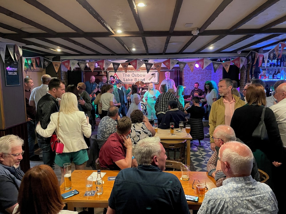 The Bandstand Hotel 38/50