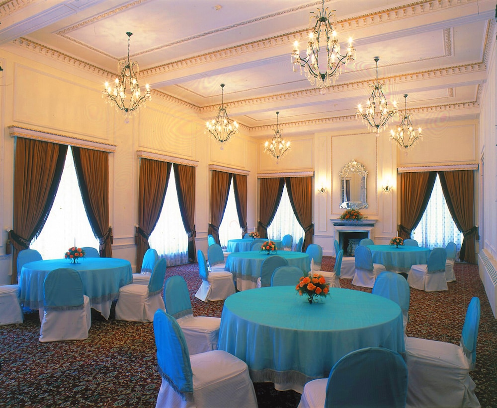 The Lalit Grand Palace 57/68
