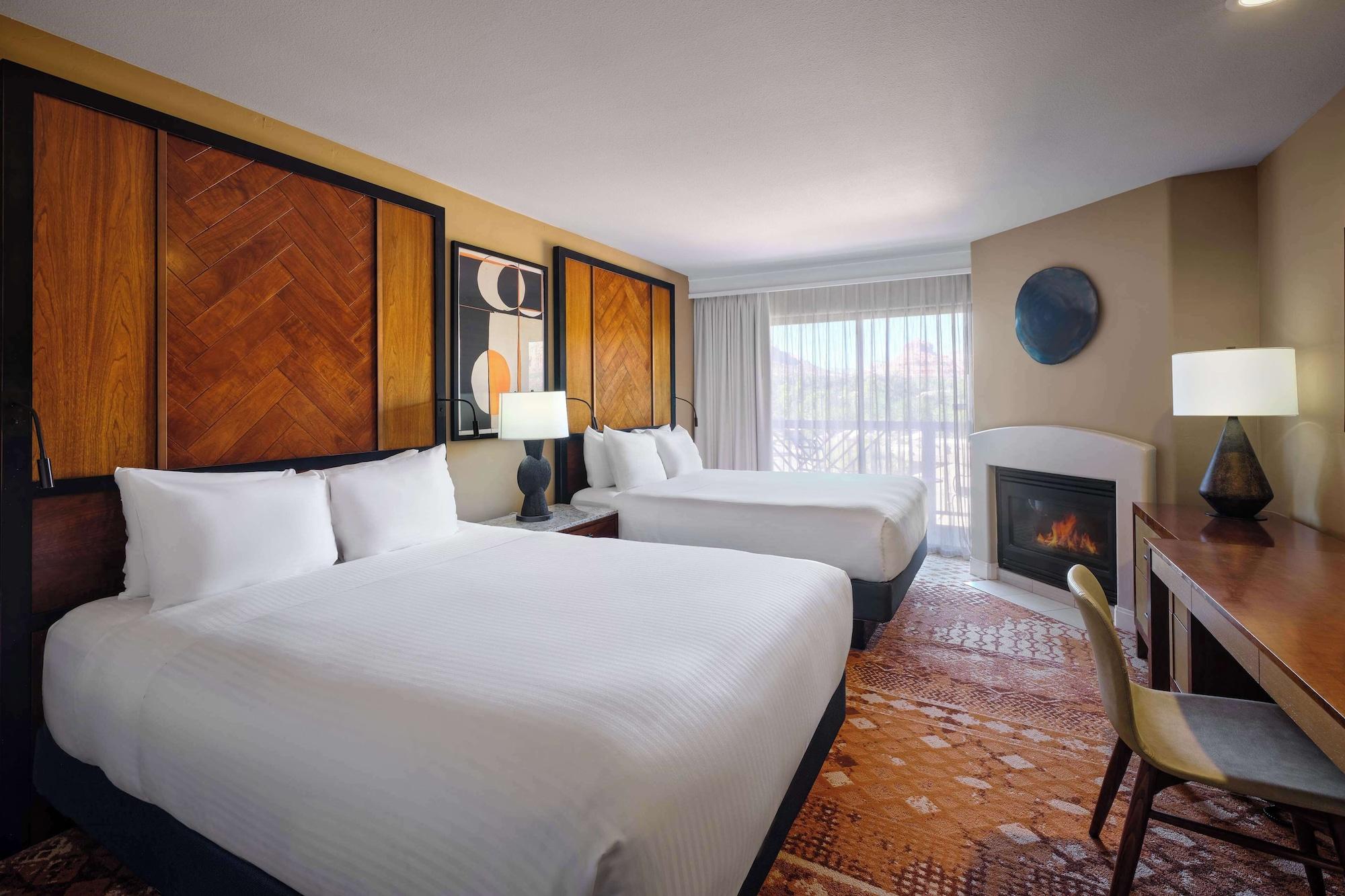 Queen Bed, Red Rock View