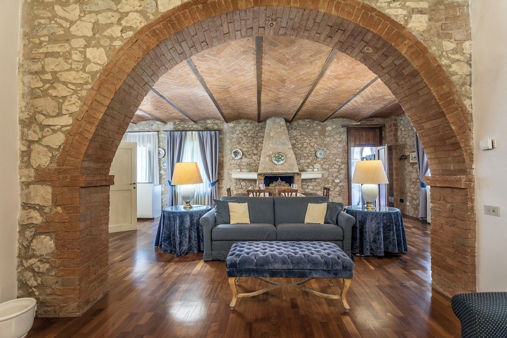 Residence Borgo Il Poggiaccio 11/82