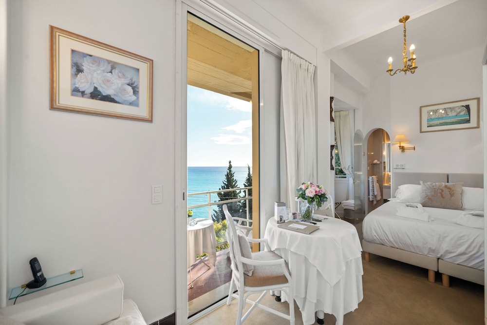 Queen Bed, Sea View, Balcony