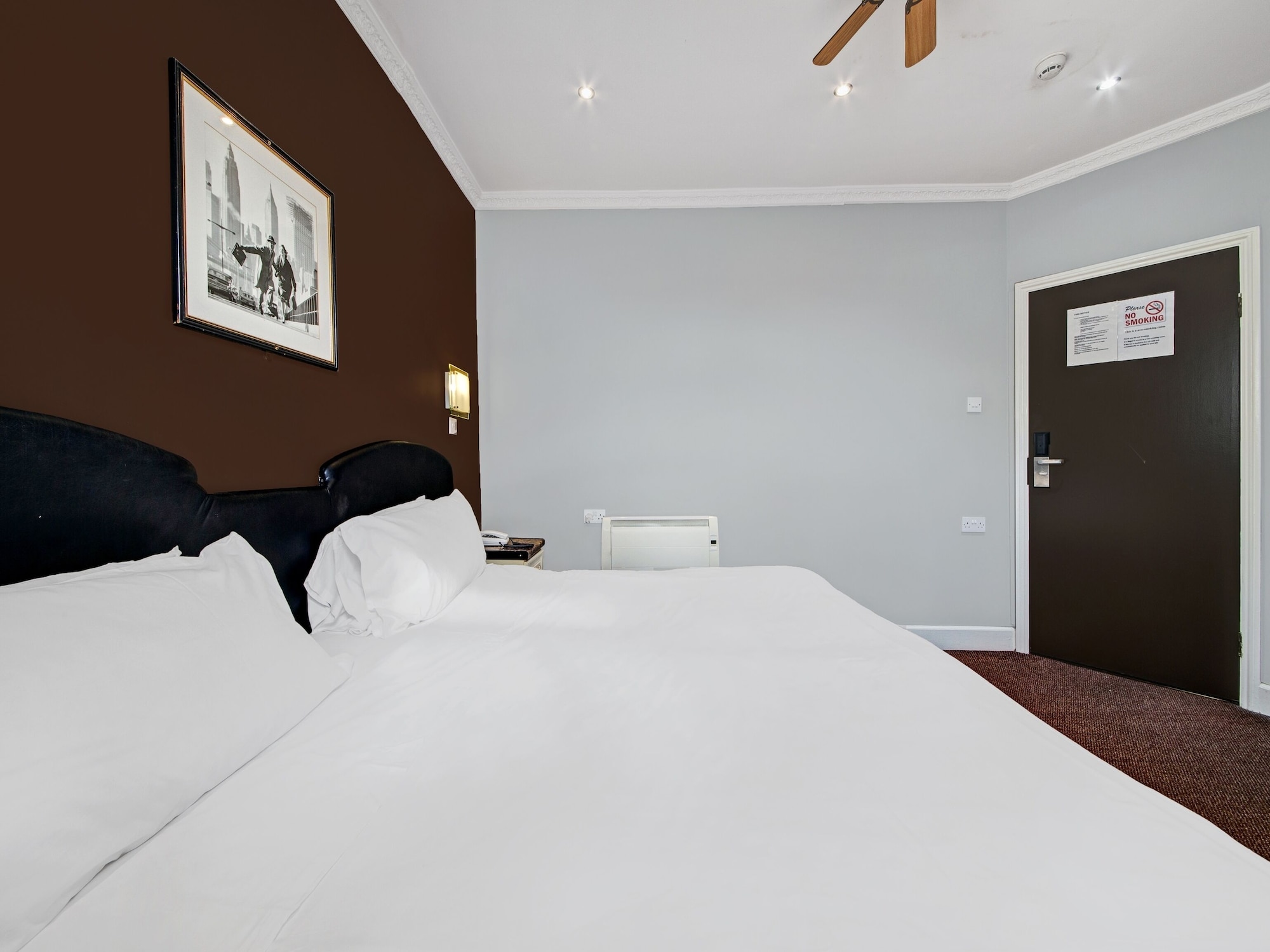 DELUXE, DOUBLE BED