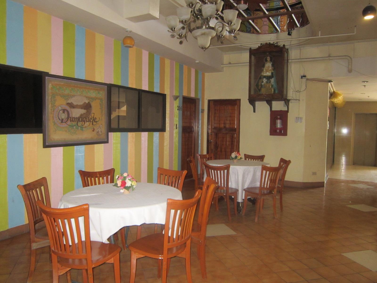 Plaza Maria Luisa Suites Inn 28/38
