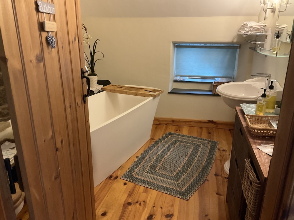 Armidale Cottages Bed & Breakfast 20/28