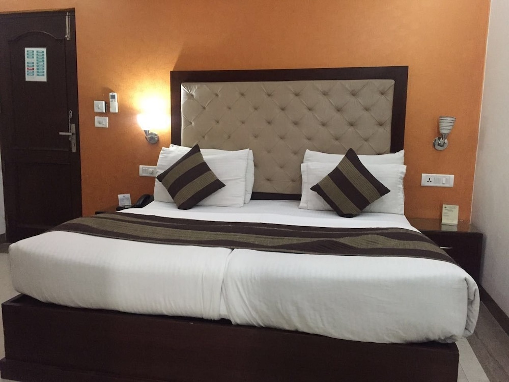 Maharani, Deluxe, King Bed