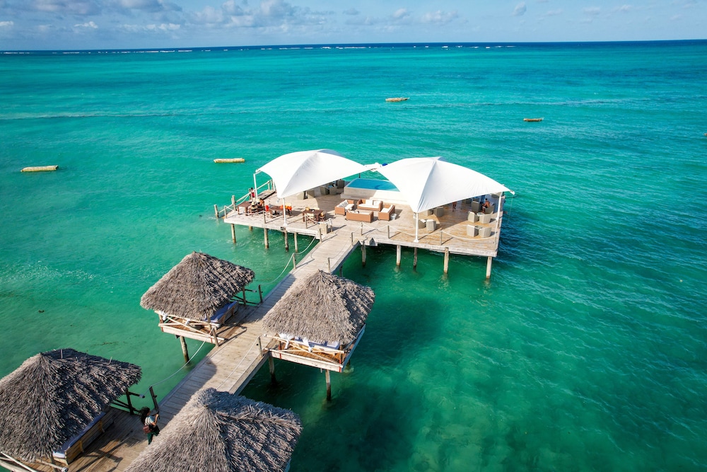 Blue Moon Resort 31/50