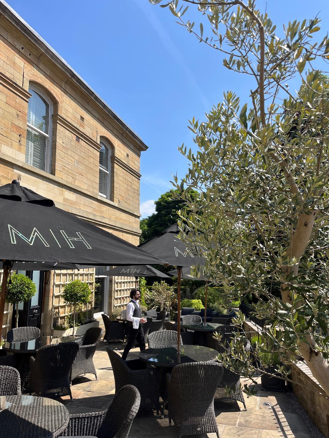 Manor House Lindley 27/31