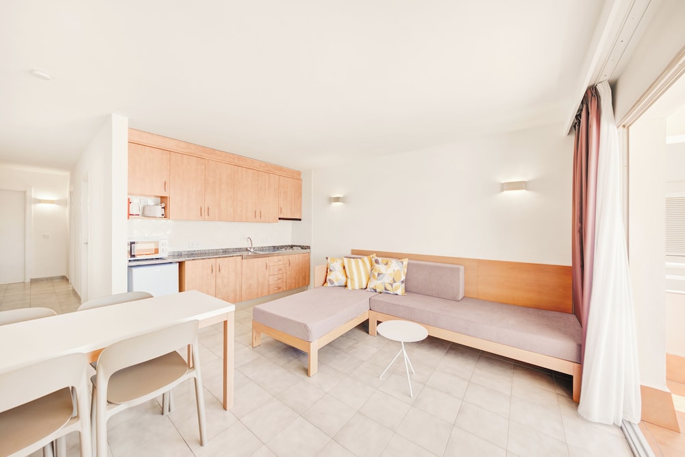 Vista Club Apartments 18/28
