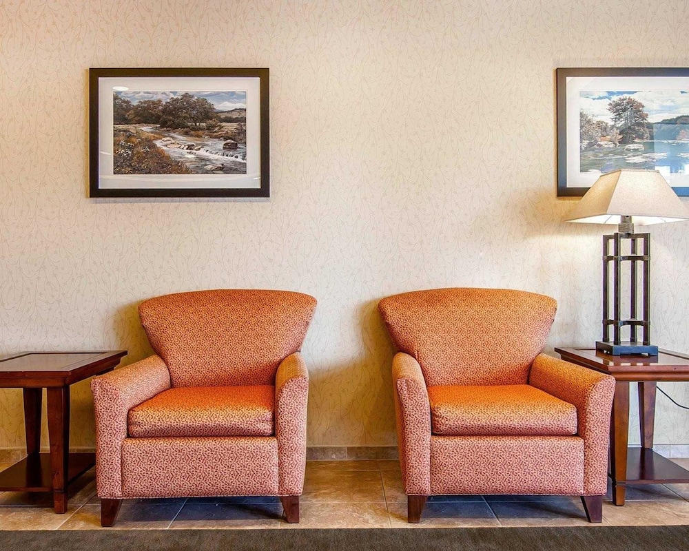 Comfort Inn and Suites Creswell 29/45