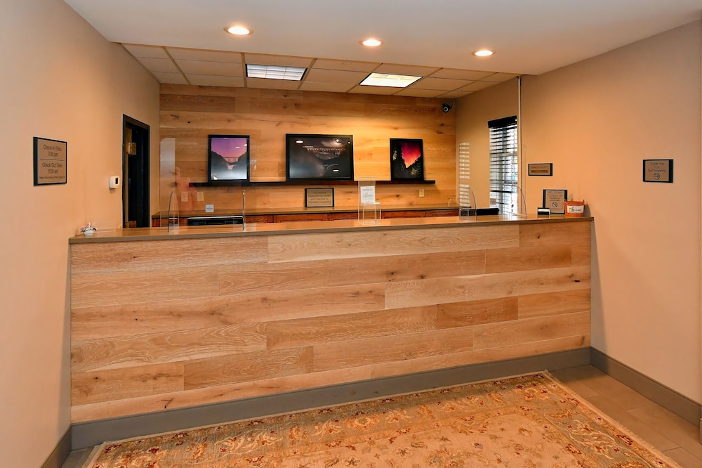 Country Inn and Suites By Radisson Mount Morris NY 5/28