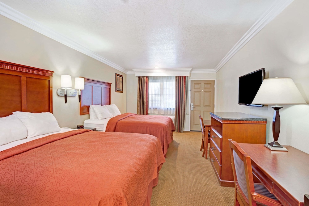 Super 8 By Wyndham Cypress Buena Park Area 14/44