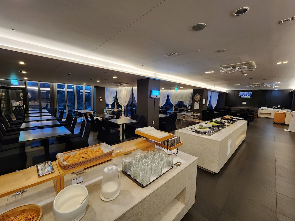 Ramada by Wyndham Jeju Hamdeok 37/70