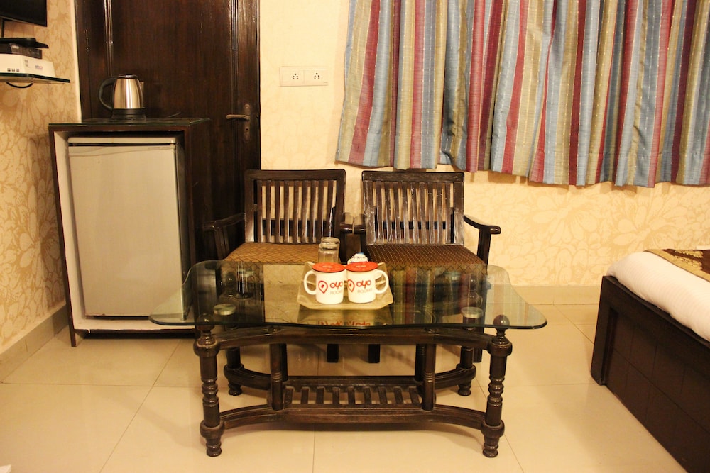 Oyo 2407 Hotel Gera's M1 5/17