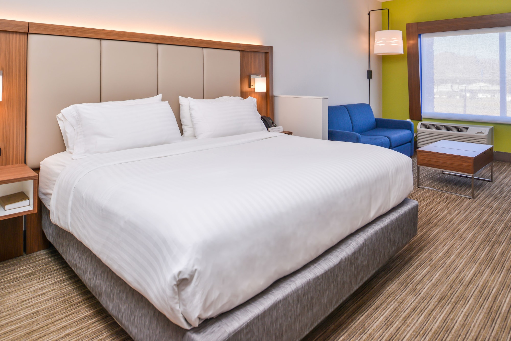 Suite, King Bed, Sofa