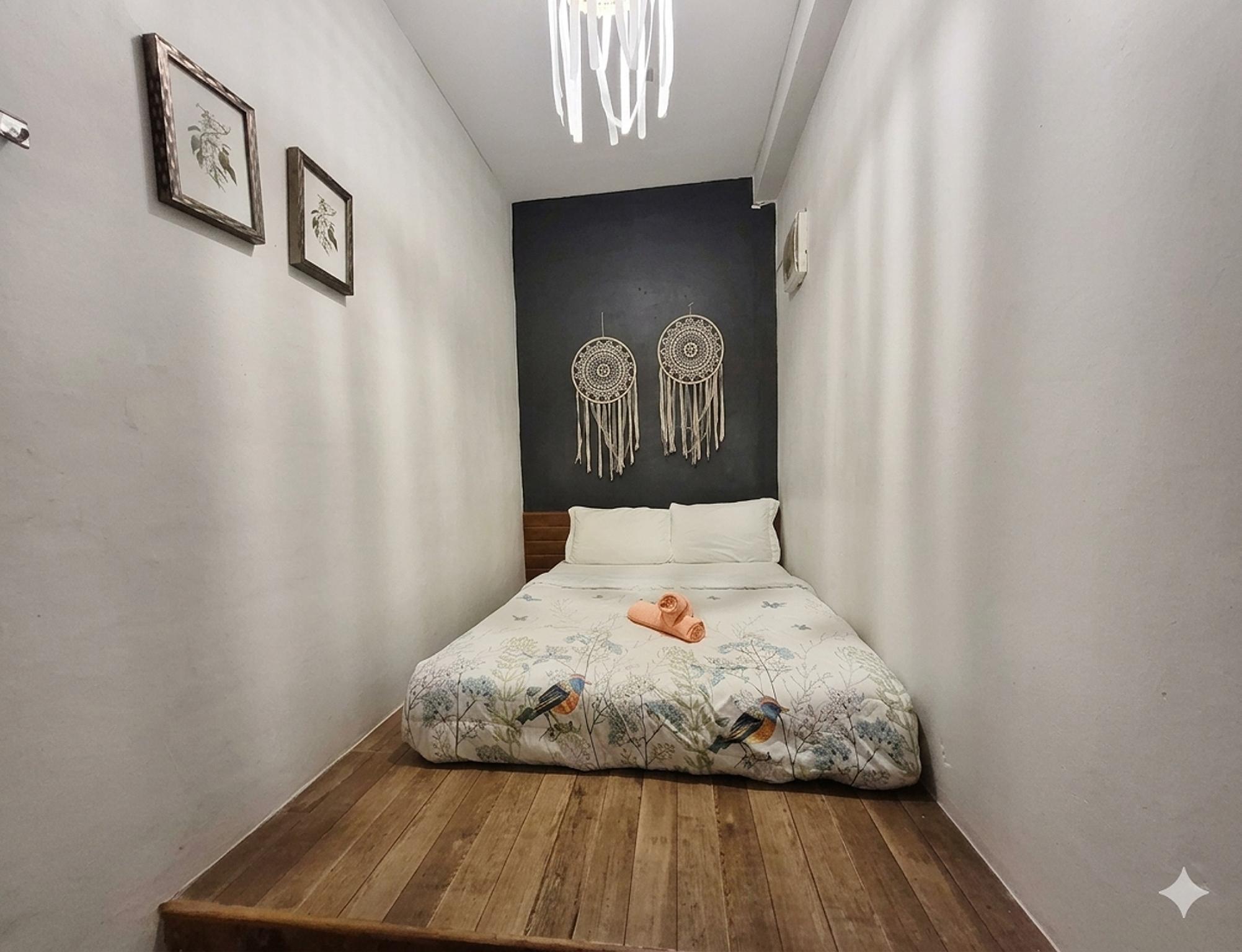 Room, Queen Bed, with Fan
