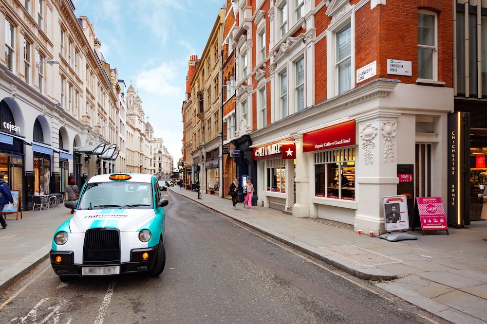 Chancery Lane Apartments by MySquare 1/35