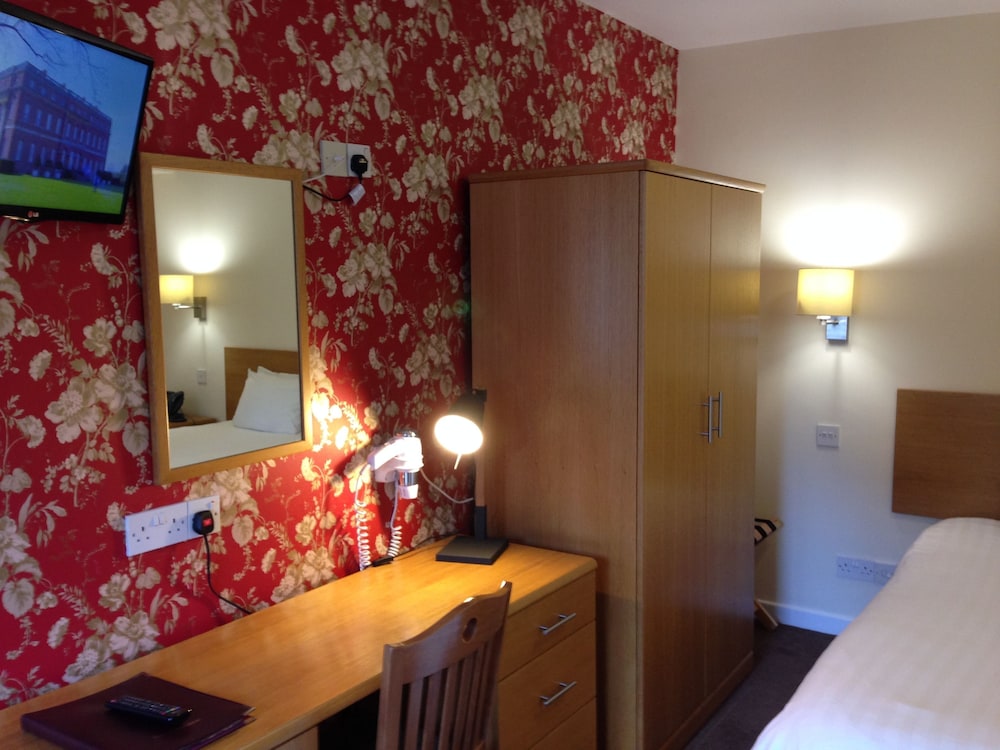 Ely House Hotel 25/40