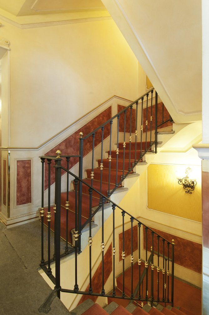 Petit Palais Hotel de Charme 79/95