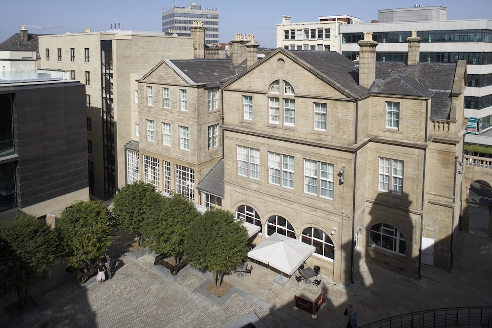 LEOPOLD HOTEL 2/50