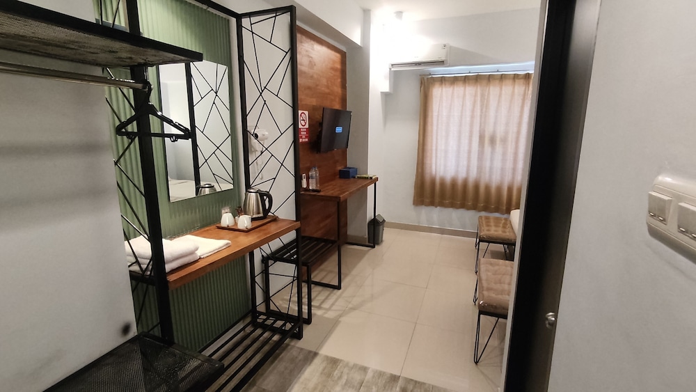 De La Charis Hotel by Waringin Hospitality 55/55