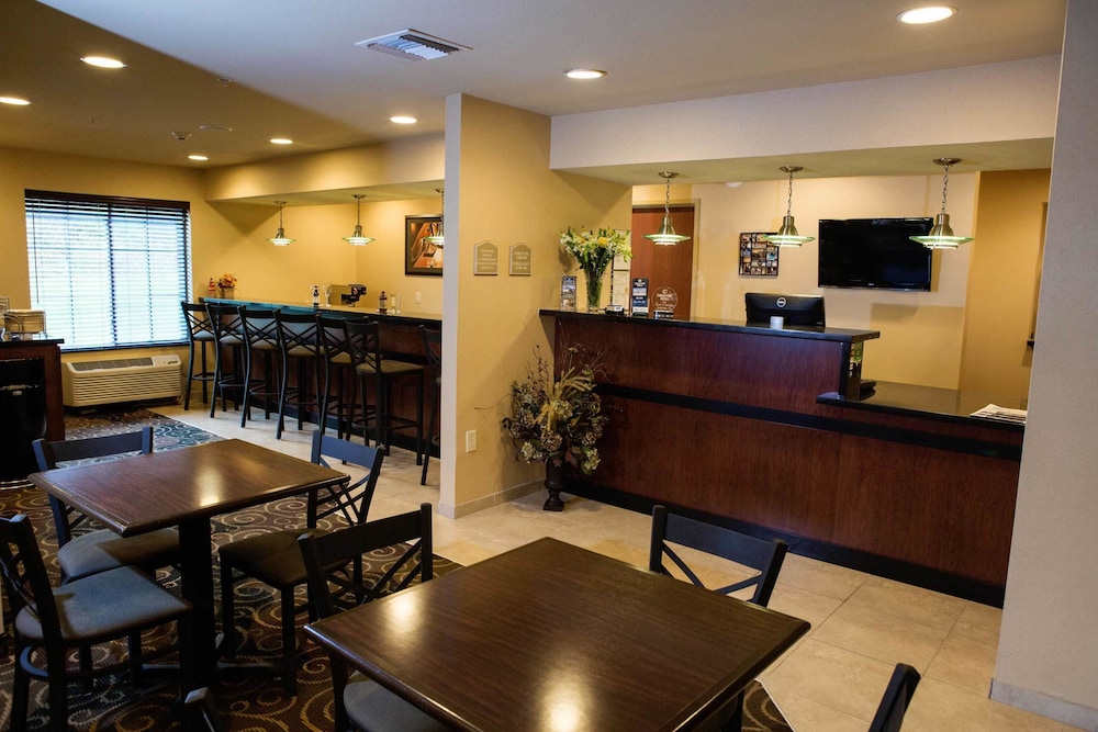 Cobblestone Hotel Knoxville 13/56