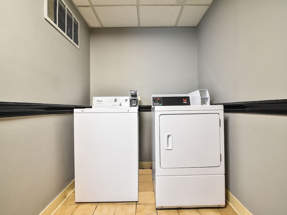 OYO Townhouse Inn Jacksonville near Little Rock Air Force Base 34/57