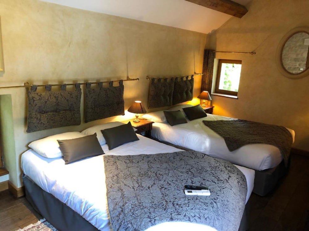 Chateau de Challanges 16/70