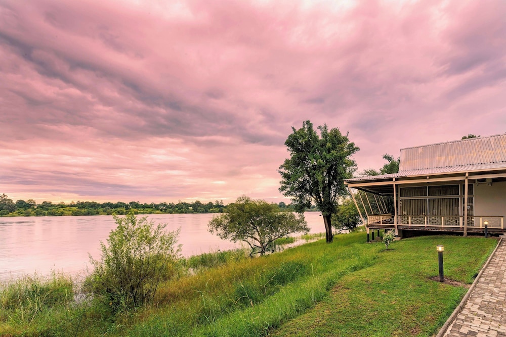 Protea Hotel By Marriott Zambezi River Lodge 19/22